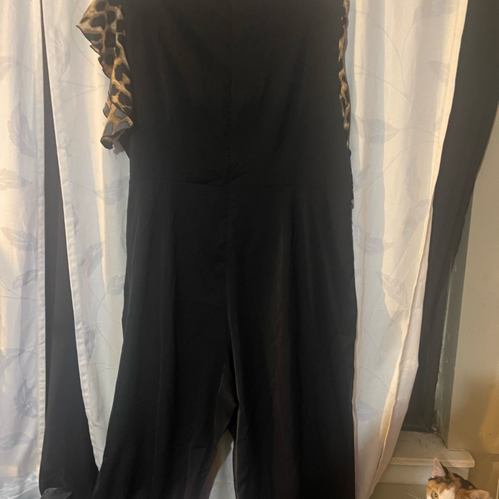 Stylish Black Jumpsuit with Leopard Print Accents By SHEIN. - Picture 2 of 3
